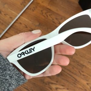 white Oakley froggie sunglasses